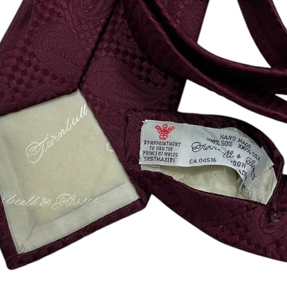 TURNBULL & ASSER Burgundy Geometric Paisley Silk LUXURY Tie HANDMADE ENGLAND - Picture 3 of 4